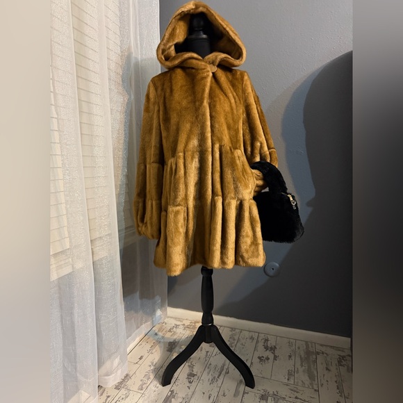 SOLD - Picture 5 of 8